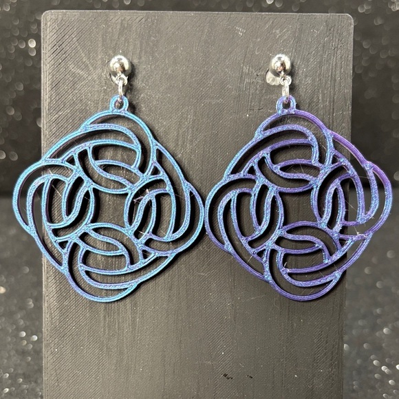 Handmade Jewelry - Blue and Purple Color Shift Geometric Earrings